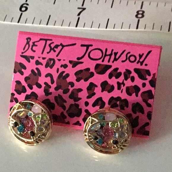 Jewelry - 9.   Hello Kitty Crystal Earrings NWT 🌸. Stunning. Hard to Find. Adorable